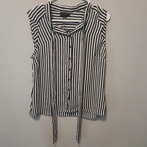 Worthington Blouse size medium, black and white